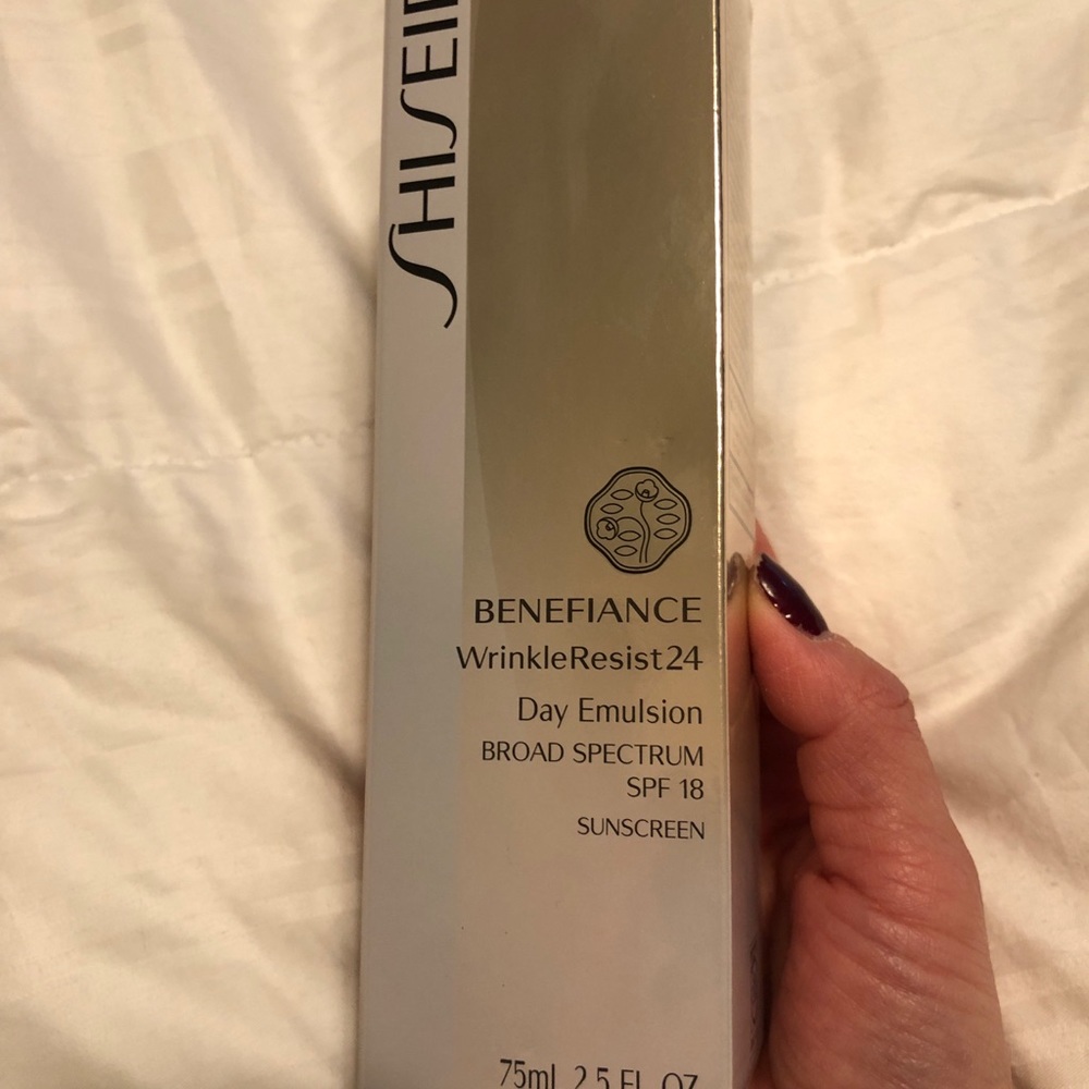 Shiseido SPF 18 Benefiance Wrinkle-Resist 24 Day